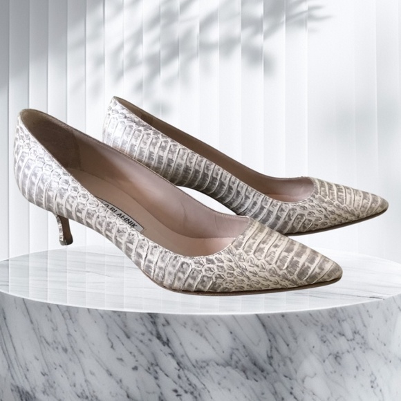 Manolo Blahnik Python Pointed Toe Pump - Picture 4 of 16